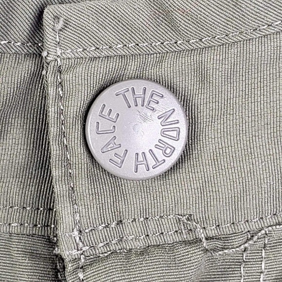 The North Face Mens Size 40 Cargo Shorts Solid Green Pockets Zip Fly Belt Loop - Picture 8 of 13